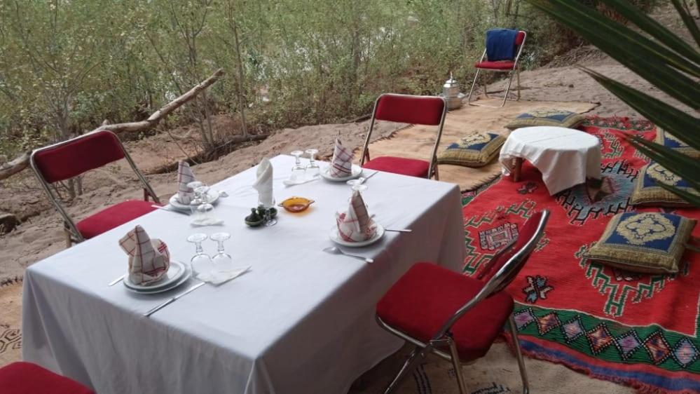 Auberge Restaurant Tissili " Oasis De Fint" Εξωτερικό φωτογραφία